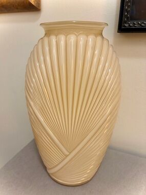 Vintage Anchor Hocking Art Deco Ribbed Vase, Warm Beige